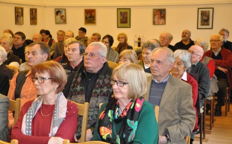 A Velencei-tavi irodalmi gondola-t című lapot mutatják be a Vörösmarty teremben